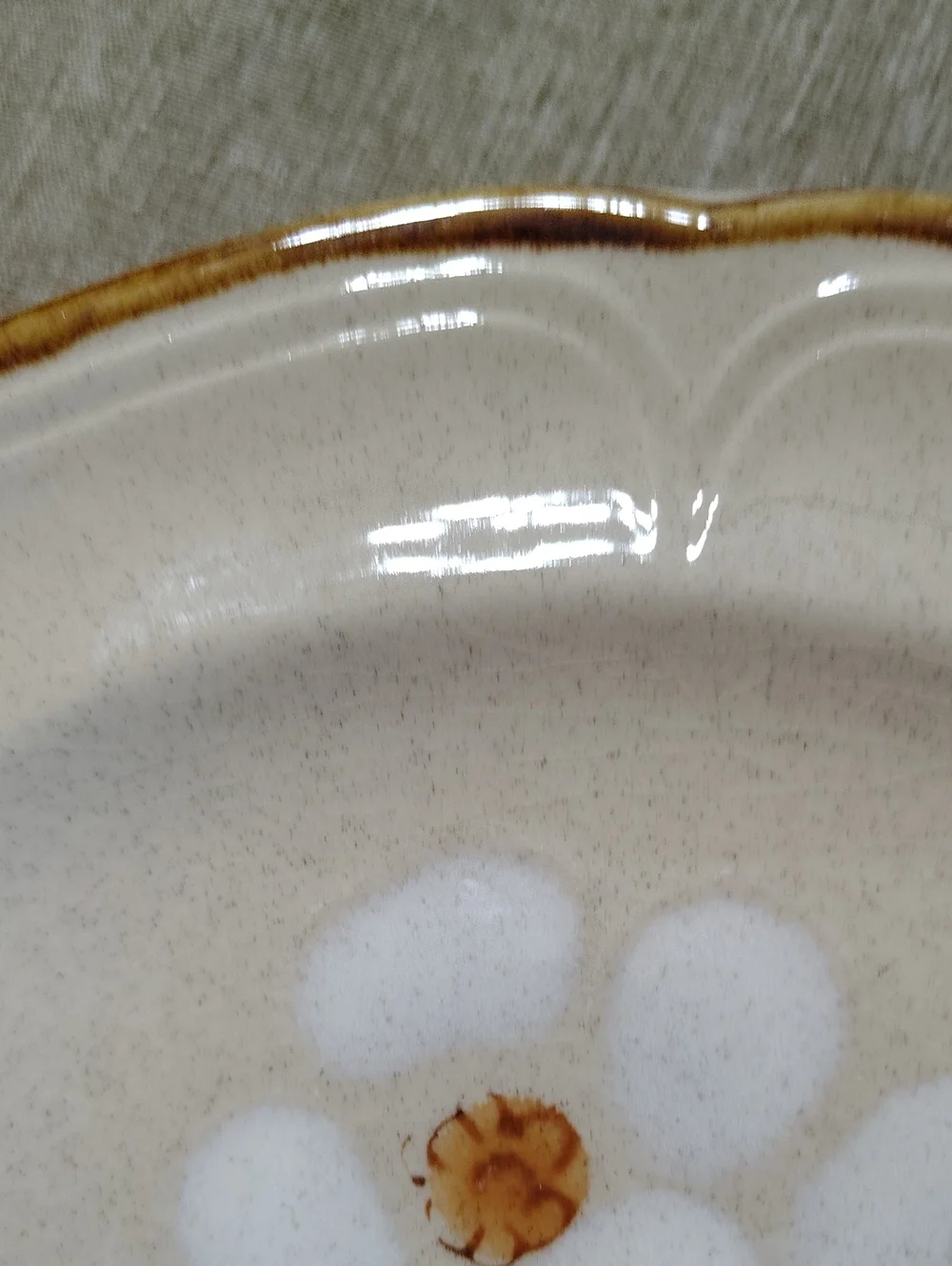 Vintage Hearthside Floral Stoneware Plate in Beige  with Brown & White Motif